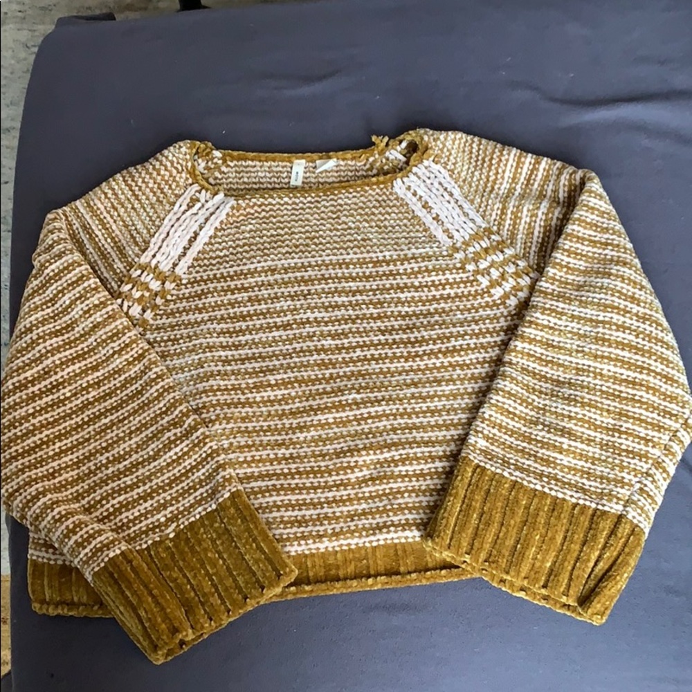 Moth by Anthropologie Wide Cropped Plush Sweater